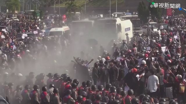 緬甸建軍日閱兵 軍方警告別鬧事