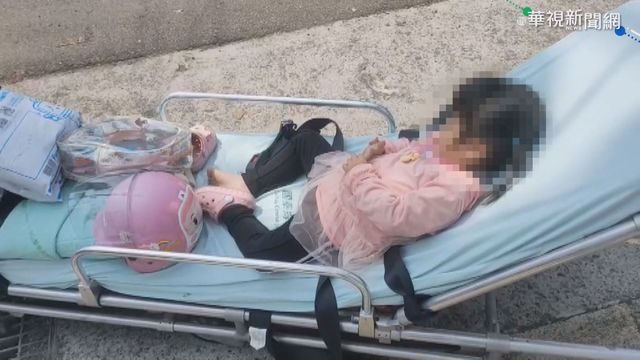 母載3歲女疑暈眩 撞號誌桿再撞牆摔溝
