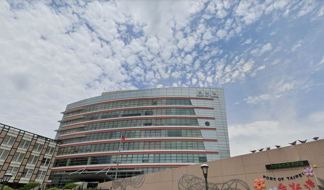 長榮海運再傳狀況！「長雅輪」煙囪撞歪一度卡台北港