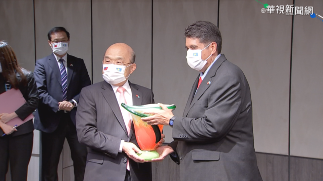 宴請惠恕仁 蘇揆:旅遊泡泡世界強心劑