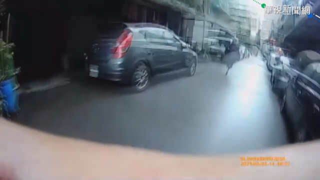 臨停遭盤查 毒蟲落跑遭勇警壓制