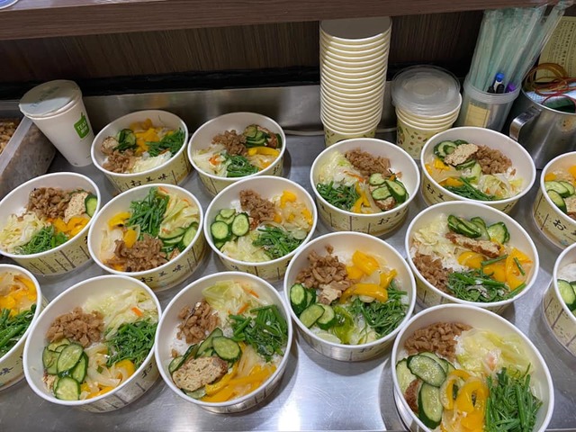 便當遭嫌漲價、配菜太少 老闆霸氣回：要便宜請繞路