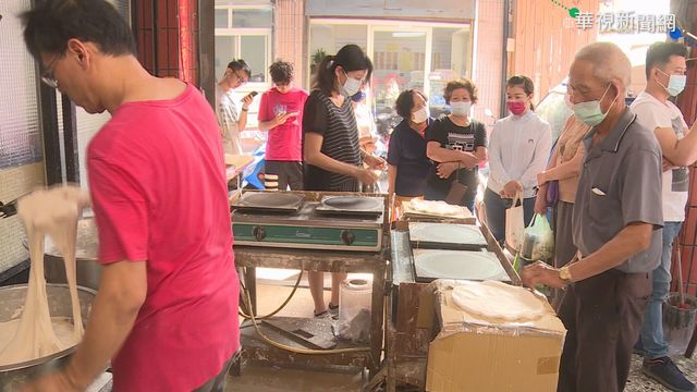 清明節吃潤餅 店家大排長龍火力全開!