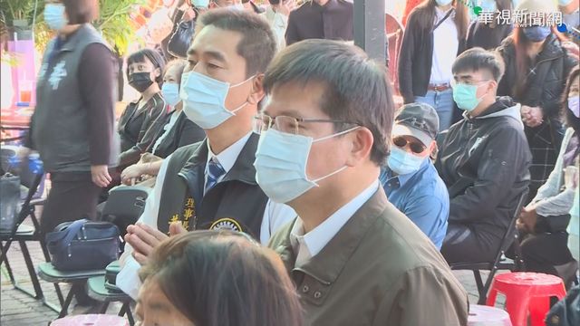 袁淳修遺體火化 林佳龍單膝下跪致哀