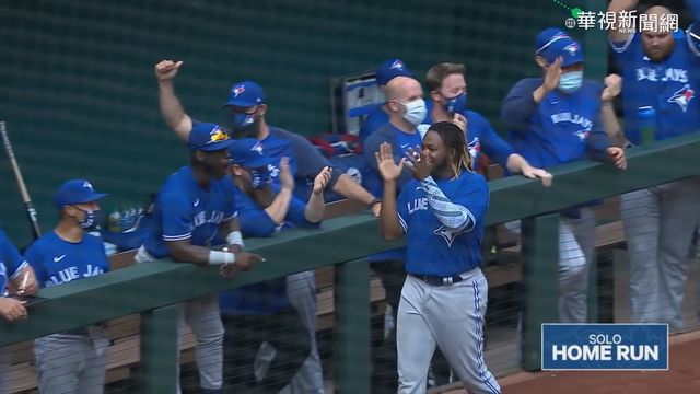 德州遊騎兵主場全開 擠進近4萬人