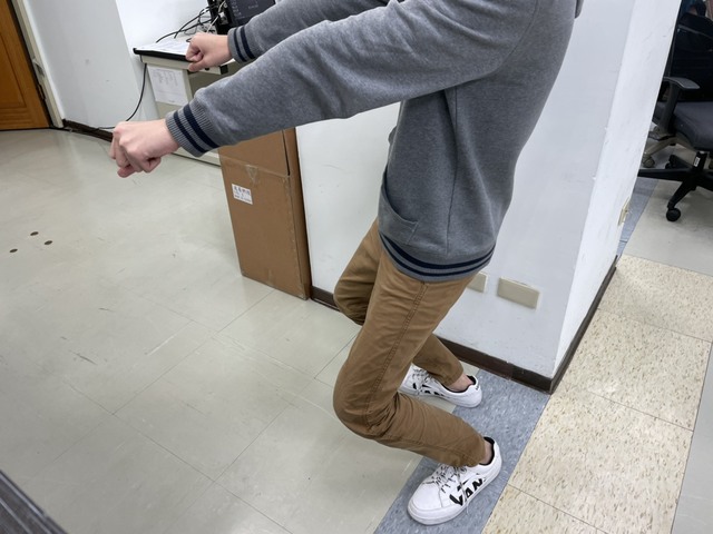 菲男違反宵禁外出買水 遭警罰深蹲300下隔日猝死