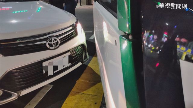 今年第五起! 高雄輕軌遭違規轎車撞擊