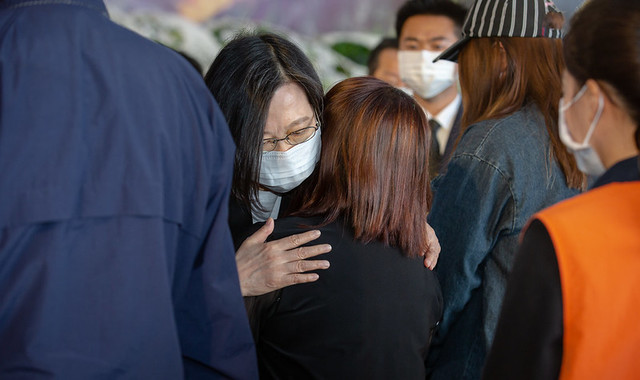 殉職飛官羅尚樺告別式 蔡英文頒褒揚令：永遠以你為榮