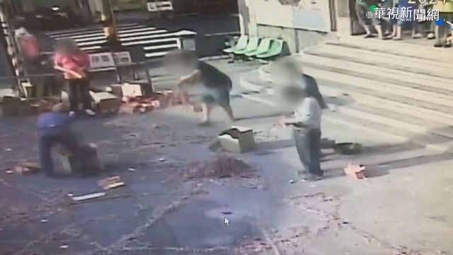 遭進香團鞭炮炸 香客半身2-3度灼傷