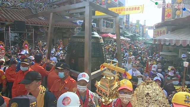 大甲媽祝壽大典登場 萬頭攢動湧人潮