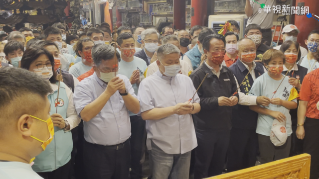 大甲媽深夜起駕回鑾 上萬信眾擠爆新港