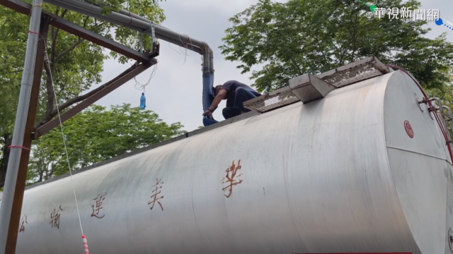 台中限水百貨.飯店搶買水 水車忙載送