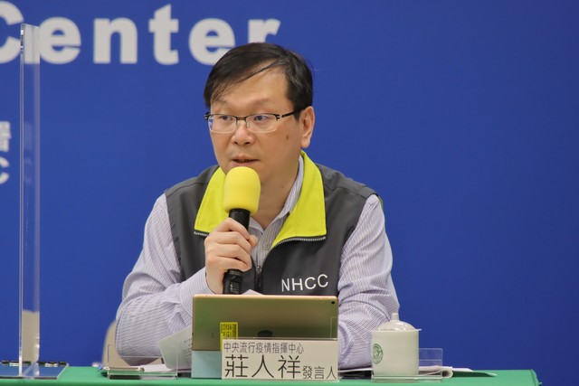 AZ疫苗累積2.8萬人接種 昨再增12例不良反應