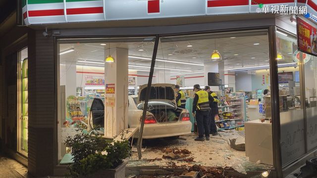 吸毒躲避追緝 嫌開車失控衝進超商