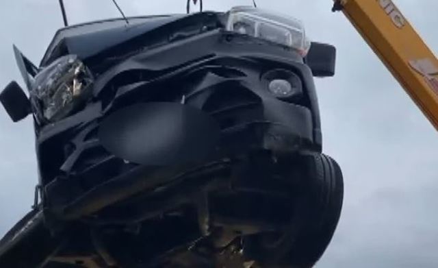 台東對撞車禍 貨車駕駛彈出車外