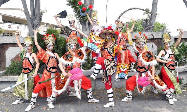 大甲媽回鑾《神將少女》跳將祈福 林韋君虎爺面譜首曝光