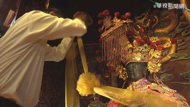 長和宮奉媽祖真髮 綁好髮髻才起駕