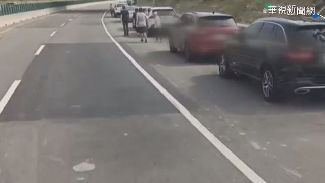 疑等媽祖鑾轎 車輛危停西濱快速道路