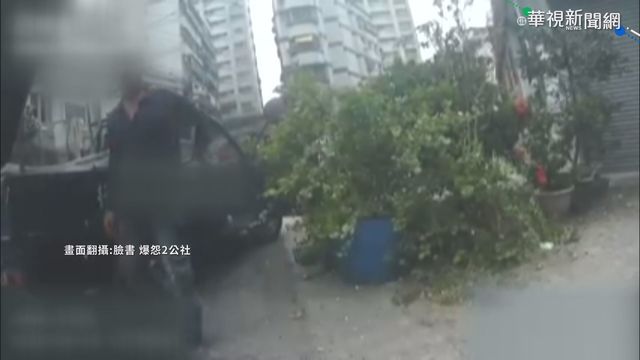 騎士提醒爆出火氣 貨車一路狂追怒罵