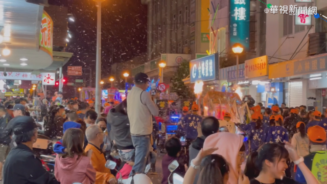 替花火節暖身 ｢武轎踩街｣熱鬧登場