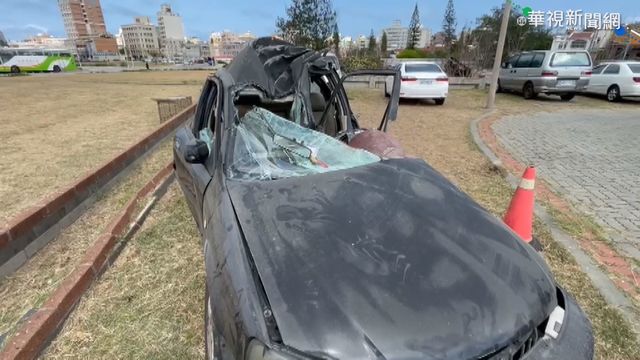 偷開爸的車! 國一生自撞路燈車頭全毀