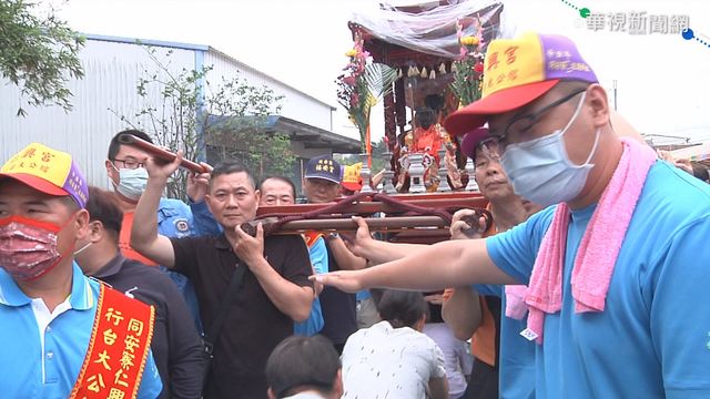 南瑤宮進香回鑾 持｢雨帆旗｣求甘霖