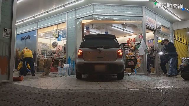 男子闖紅燈釀3傷 無辜車遭撞進超商