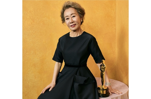 被問頒獎人小布聞起來怎樣 尹汝貞妙答：我又不是狗