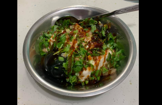 皮蛋豆腐撒香菜再加蔥沒人要吃！內行讚爆：人間美味