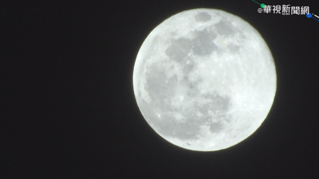 超級月亮遇鋒面攪局 天文迷雲縫窺月