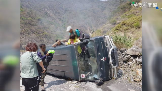 哈尤溪接駁車翻6傷 屏縣府將全面檢討