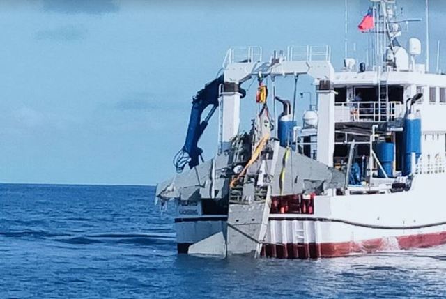 快訊》飛官朱冠甍殉職半年 F-5E今打撈出水