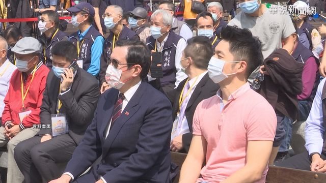 照｢騙｣?! 政治人物與民眾同框爭議多