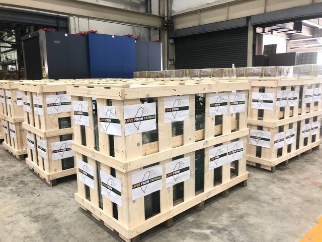 我國捐助印度150台製氧機。(外交部提供)