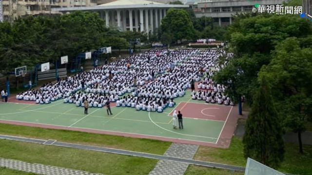 私立中學仍開千人朝會 家長憂安全性