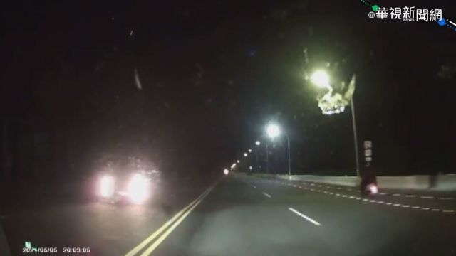 貨車狂叭逆向來 駕駛嚇壞急閃險撞