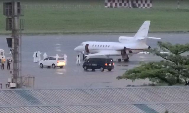 駐印代表處2官員確診、1重症 專機抵台送醫治療