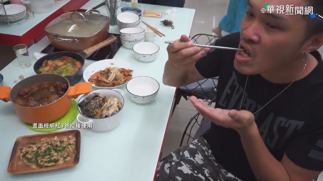 王錦蛇吃下肚 網紅犯動保法恐罰30萬