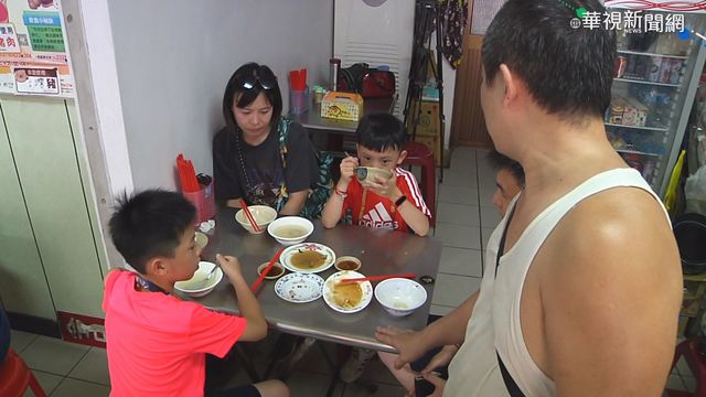 雞肉飯老闆獨門快嘴! 算帳宛如念RAP