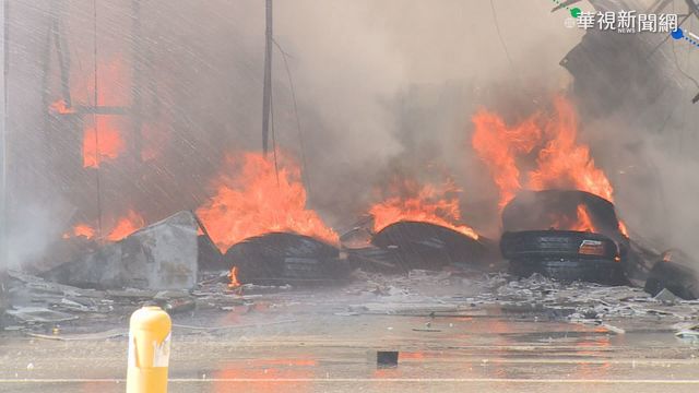 彰化3棟鐵皮工廠連燒 濃煙竄馬路