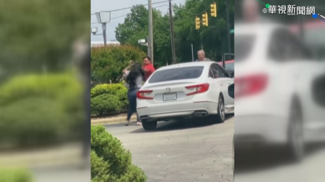 美民眾瘋狂搶油 加油站全武行