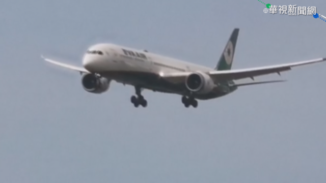 疫情燒及時雨 41萬劑AZ疫苗抵台