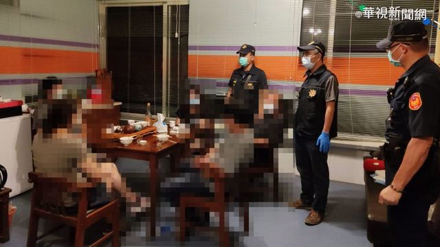 宮廟十多人群聚訟經 警方稽查開罰