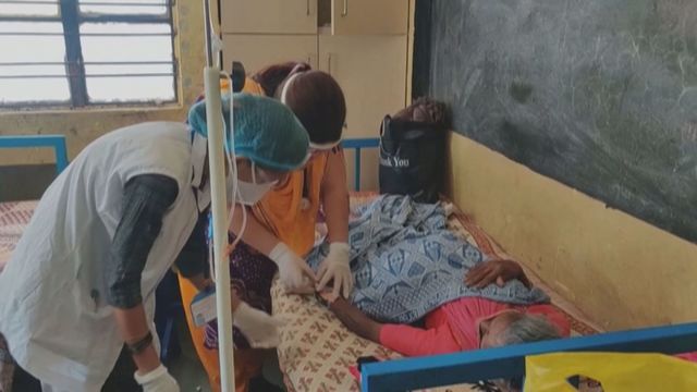 印醫療資源瀕臨崩潰 教室改醫院使用