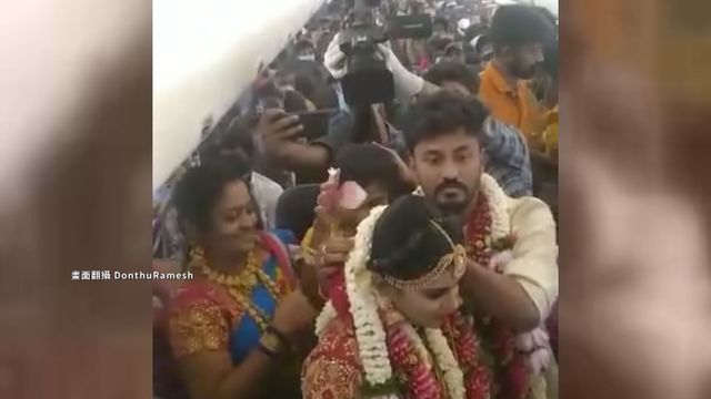 印度新人無視疫情 空中婚禮160人群聚