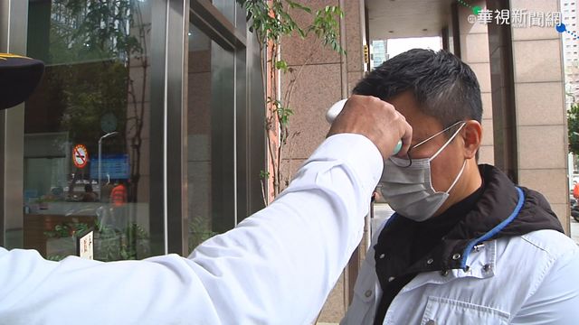 提醒戴口罩挨罵「你最毒」 她：保全身分沒有比較低下