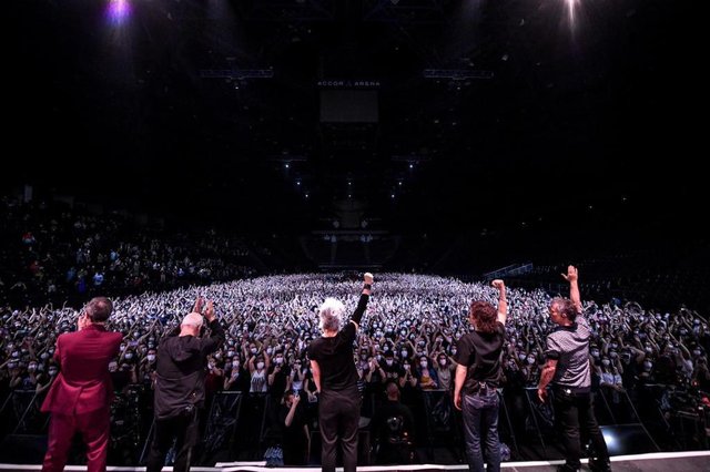 法辦5000人無社交距離演唱會！實驗研究病毒傳播風險