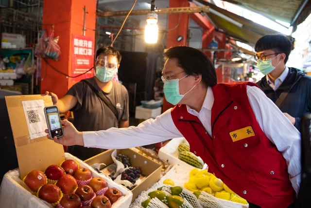 翻攝自臉書「林右昌UChange」。