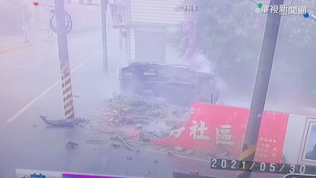 雨炸彰化 17歲男開車打滑撞電桿亡
