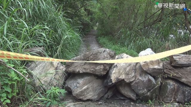 防疫情入侵村落 居民架路障封景點